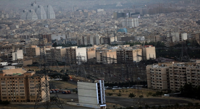 İran’da halk elektrik kesintilerine çözüm bulunmasını istiyor