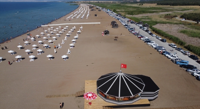 Konya’nın ”denizi” Karaburun Plajı’nda tatilci yoğunluğu