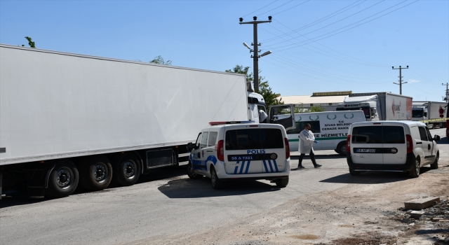 Sivas’ta tır şoförü, park halindeki aracının içinde ölü bulundu