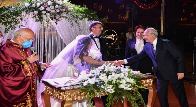 Kılıçdaroğlu ve Akşener nikah şahidi oldu