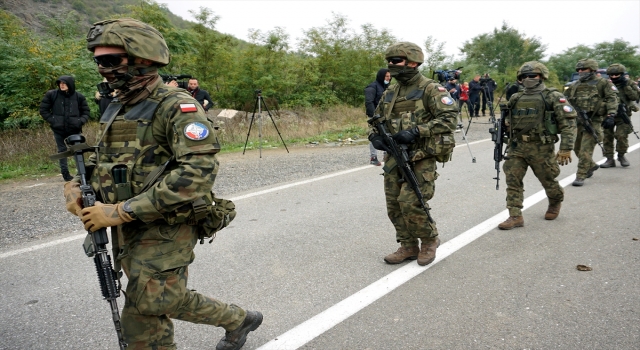 Kosova ve Sırbistan, ”plaka” krizini sonlandıran anlaşma gereği birliklerini geri çekti