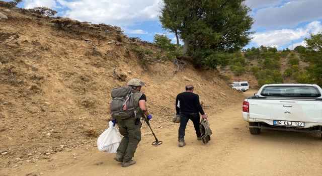 Bingöl’de iki işçi, PKK’lı teröristlerin bombalı saldırısı sonucu şehit oldu