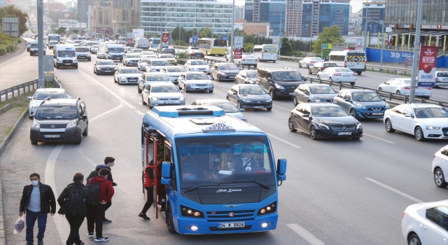 İstanbul’da haftanın ilk iş günü yoğun trafikle başladı