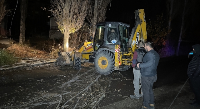 Karabük’te kuvvetli fırtına ve yağmur etkili oluyor