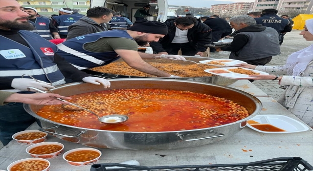 STK’ler depremzedelere yönelik yardım çalışmalarına devam ediyor