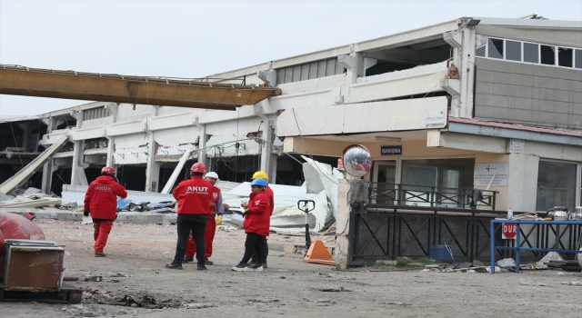 Kahramanmaraş’ta depremde kısmen çöken fabrikada 1 kişi öldü, 4 kişi yaralandı