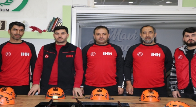 Enkazda hayat kurtaran İHH Erzurum ekibi şimdi de yardım faaliyetleri yürütüyor