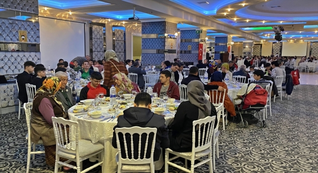 Mersin’de ”Birr Lokma Bin Sofra” iftar programı düzenlendi