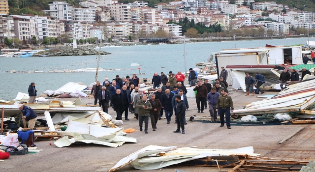 Yalova’da fırtınadan zarar gören balıkçı barınaklarında hasar tespit çalışmaları yapıldı