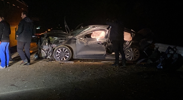 Kocaeli’de belediye otobüsü ile otomobilin çarpıştı, 1 kişi öldü, 2 kişi yaralandı