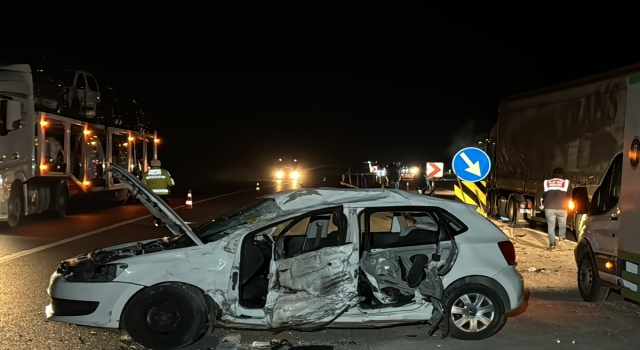 Kütahya’da tırla çarpışan otomobilin sürücüsü öldü, eşi yaralandı