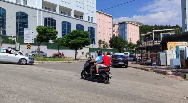 Amasya’da YKS’ye yetişmeye çalışanlara motosikletli din görevlileri yardımcı oldu