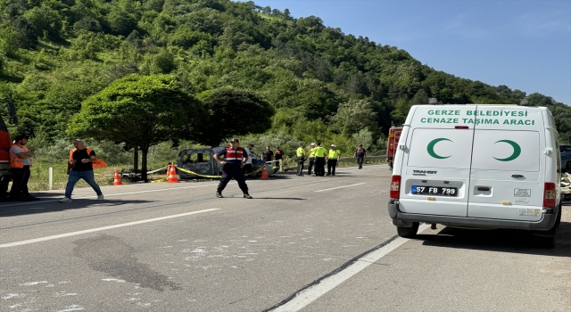 Sinop’ta otomobille sağlık personelinin bulunduğu araç çarpıştı, 3 kişi öldü, 3 kişi yaralandı