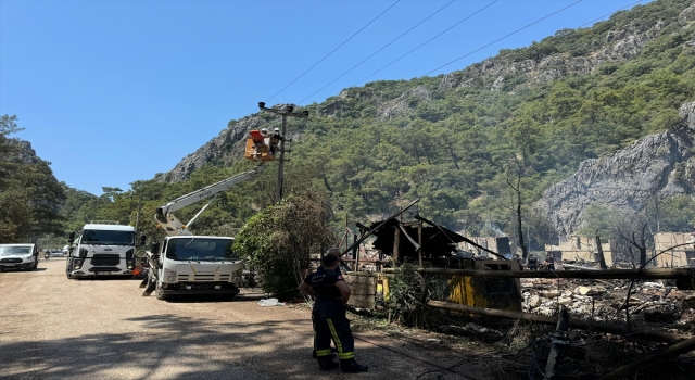 GÜNCELLEME Antalya’da tatil amaçlı kullanılan bungalov evler yandı