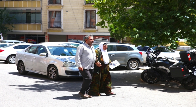 Diyarbakır annelerinin evlat nöbetine bir aile daha katıldı