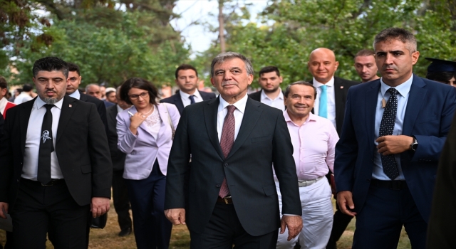 11. Cumhurbaşkanı Gül, Abdullah Gül Üniversitesinin mezuniyet törenine katıldı: