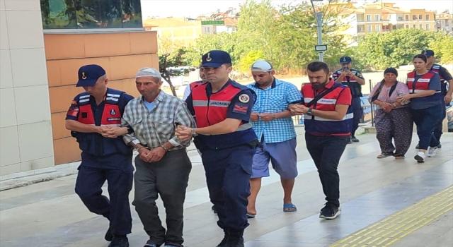 İzmir’de bir kişinin silahla öldürülmesiyle ilgili 3 şüpheli tutuklandı