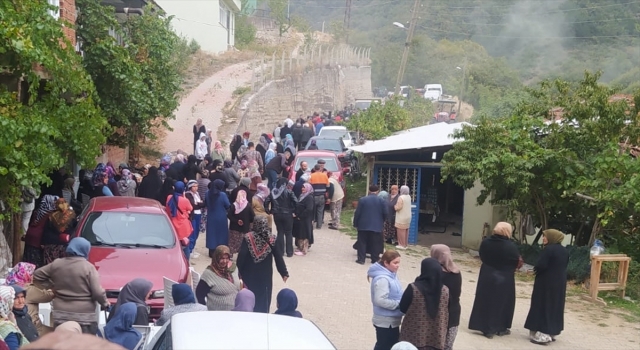 GÜNCELLEME 4 Bursa’da bir evde ve bahçesinde 3 kişi öldürülmüş halde bulundu