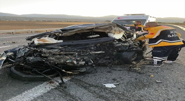 Niğde’de yolcu otobüsüyle otomobilin çarpıştığı kazada 1 kişi öldü, 3 kişi yaralandı 