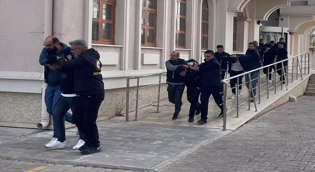 Konya’da trafikte tartıştığı kişi öldüren zanlı ve ona yardım eden 8 şüpheli adliyede