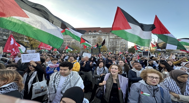 Berlin’de Filistin ve Lübnan’a destek gösterisinde çok sayıda protestocu gözaltına alındı