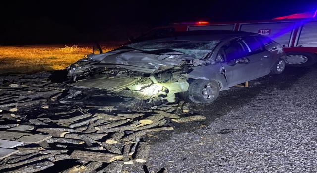 Tokat’ta otomobil ile traktörün çarpıştığı kazada 1 kişi öldü, 2 kişi yaralandı