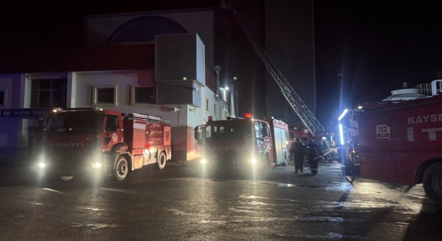 Kayseri’de kablo üretimi yapan fabrikada çıkan yangın kontrol altına alındı