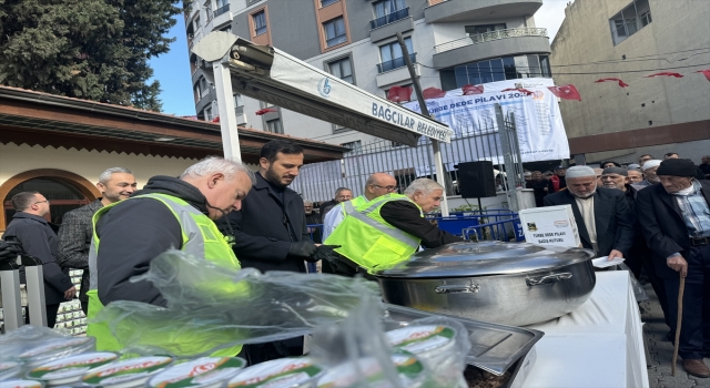 Selanik göçmenlerinin ”Türbe Dede Pilav Günü” etkinliğinde 10 bin kişilik yemek dağıtıldı 