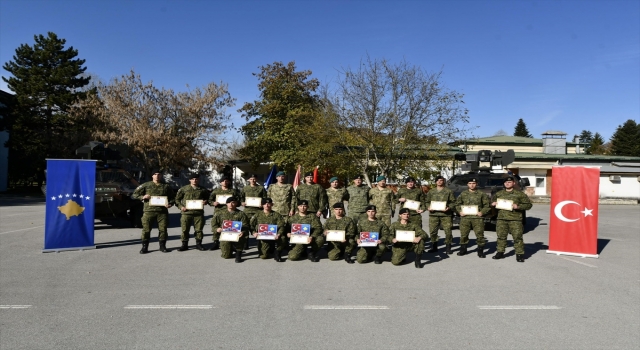 Mehmetçik’ten Kosovalı askerlere Türk zırhlısı ”Cobra” eğitimi