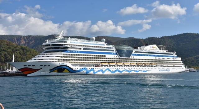 Yolcu gemisi ”Aida Blu” ile Marmaris’e 2 bin 38 turist geldi