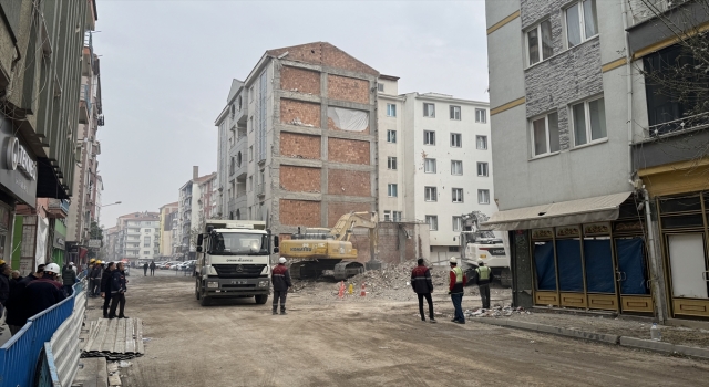 Çorum’da patlamada hasar gören binanın yıkımı tamamlandı