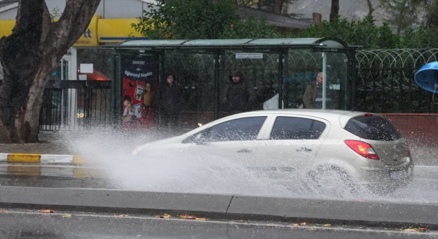 İstanbul’da sağanak ve rüzgar etkili oluyor